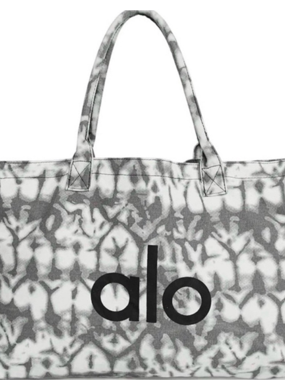 New in bag Alo
Bag